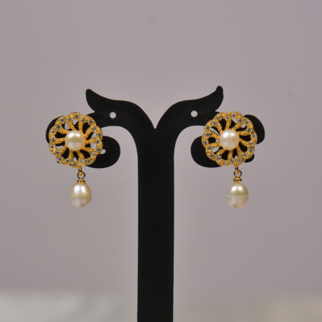 <div style="font-family: 'Georgia', serif; color: #333; line-height: 1;">   <h2 style="color: #b88e56; font-size: 0.8em; letter-spacing: 2px;  margin-bottom: 15px;">Golden Grace Pearl Drops</h2></div>