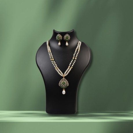 <div style="font-family: 'Georgia', serif; color: #333; line-height: 1;">   <h2 style="color: #b88e56; font-size: 0.8em; letter-spacing: 2px;  margin-bottom: 15px;">The Emerald Grace Pearl Set</h2></div>