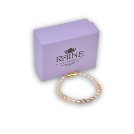 <div style="font-family: 'Georgia', serif; color: #333; line-height: 1;">   <h2 style="color: #b88e56; font-size: 0.8em; letter-spacing: 2px;  margin-bottom: 15px;">The Royal Essence Pearl Bracelet</h2></div>