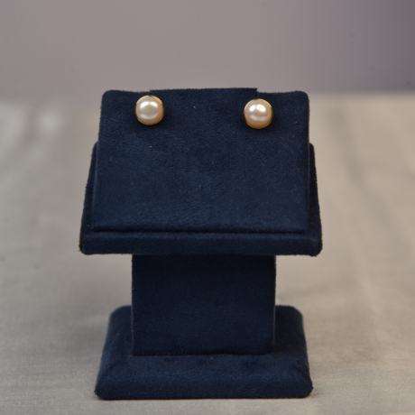 <div style="font-family: 'Georgia', serif; color: #333; line-height: 1;">   <h2 style="color: #b88e56; font-size: 0.8em; letter-spacing: 2px;  margin-bottom: 15px;">single round pearl</h2></div>